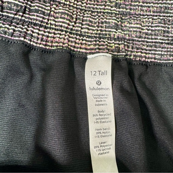 Lululemon Peloton Limitless Hotty Hot Athletic Shorts Special Edition Size 12 - Picture 9 of 10